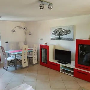 Chuck Apartment